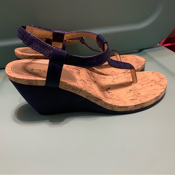 Blue Chaps sandals with cork bottoms and blue wedge. - Picture 2 of 3